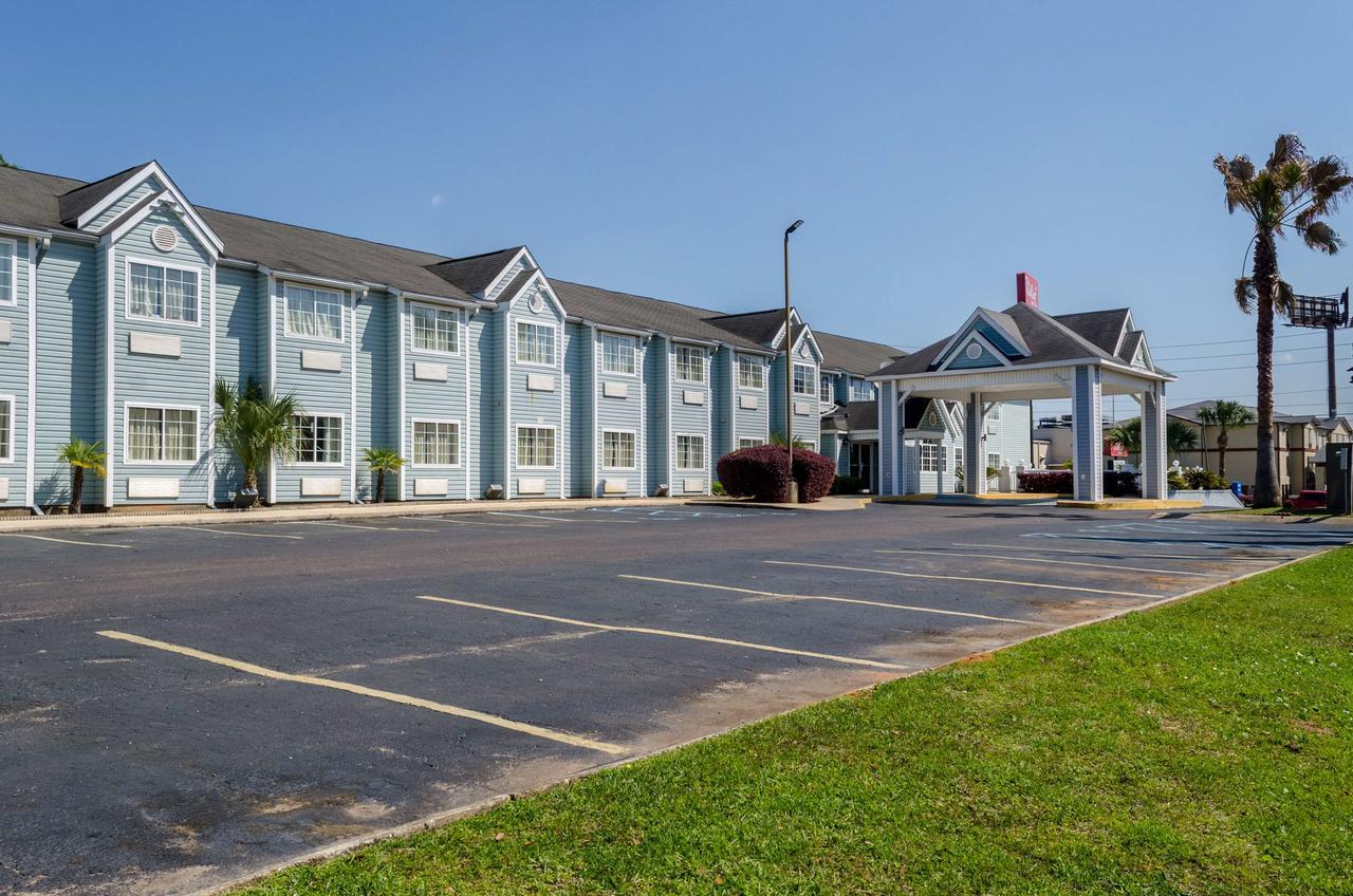 Motel 6-Mobile, Al Tillmans Corner Exterior photo