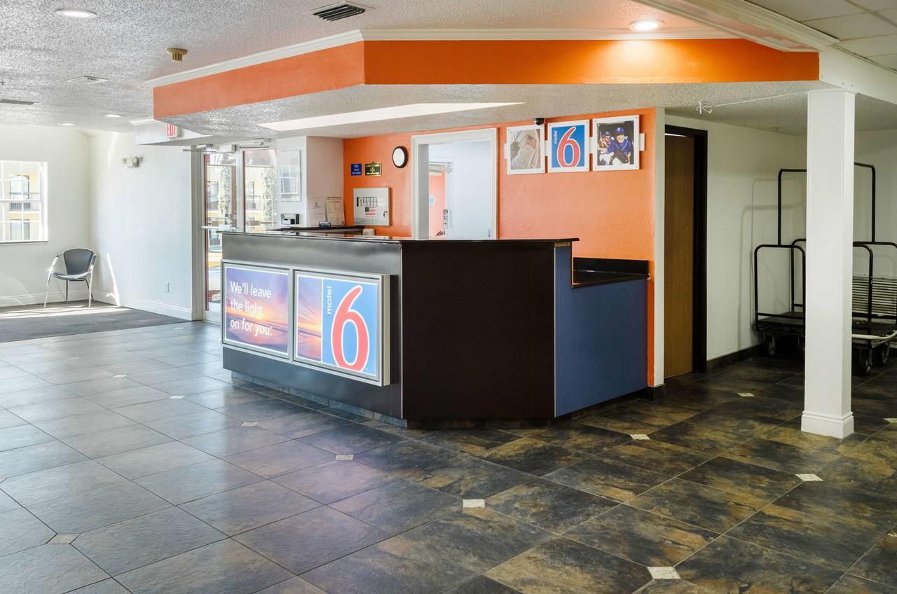 Motel 6-Mobile, Al Tillmans Corner Exterior photo